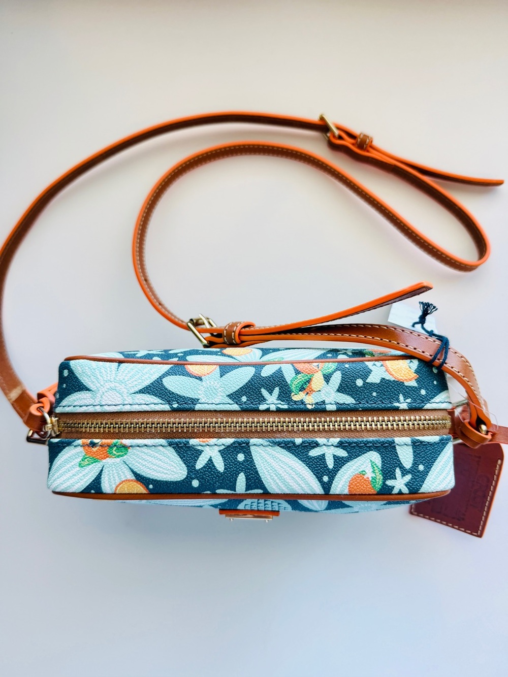 🧡Dooney & Bourke Disney Epcot Flower Garden 2024 Orange Bird Crossbody Purse Bag - Picture 4 of 13